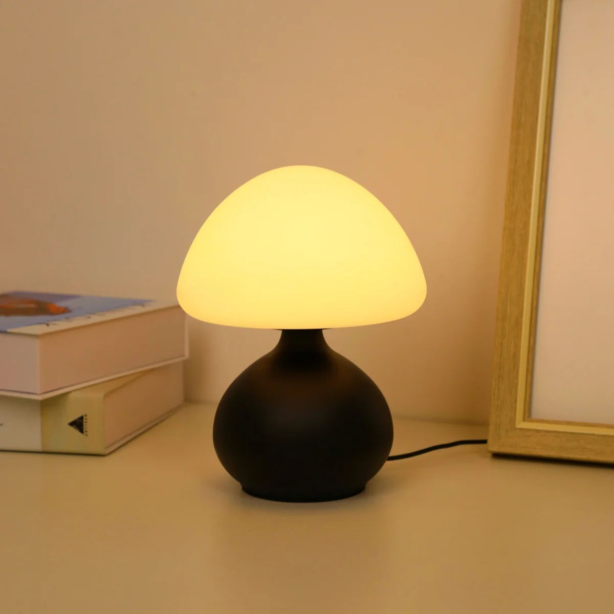 EZPZ Modern minimalist mushroom table lamp with three color switching and infinite dimming for home decoration atmosphere table lamp