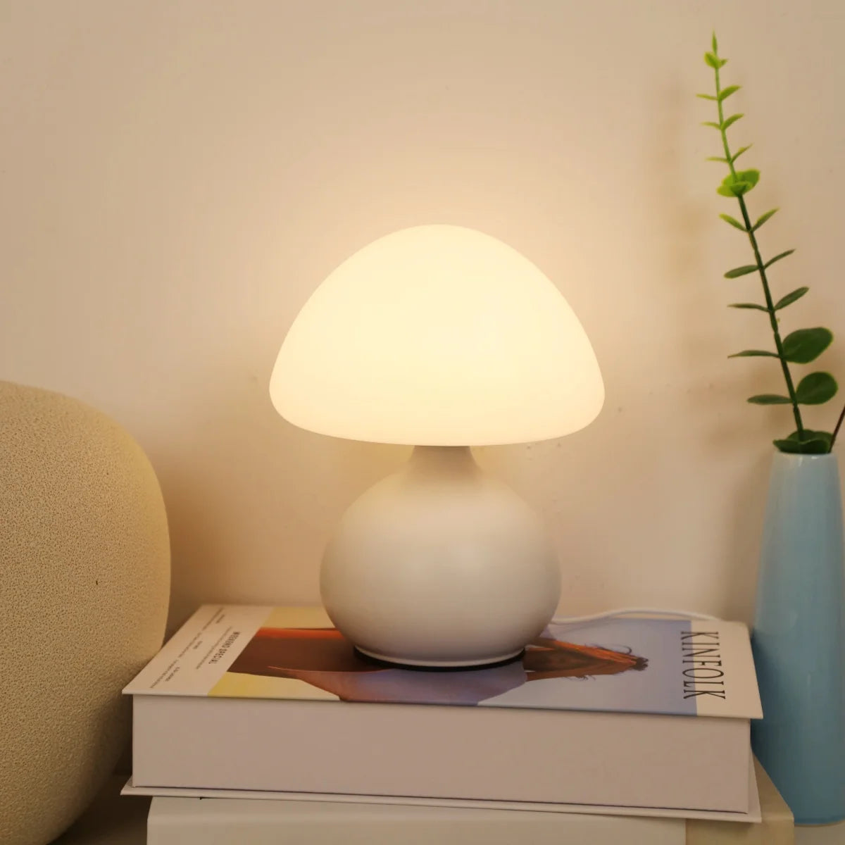 EZPZ Modern minimalist mushroom table lamp with three color switching and infinite dimming for home decoration atmosphere table lamp
